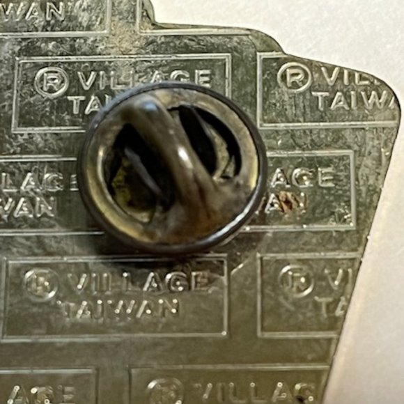 Tahoe Valley Lions Club Playing Cards Hat Lapel Tack Pin 2.5"x 2" - Picture 10 of 10